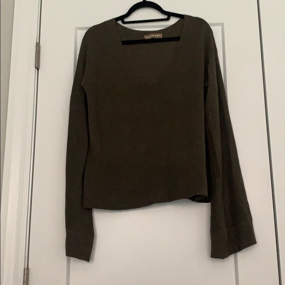 Sweater with bell sleeves - Picture 2 of 5